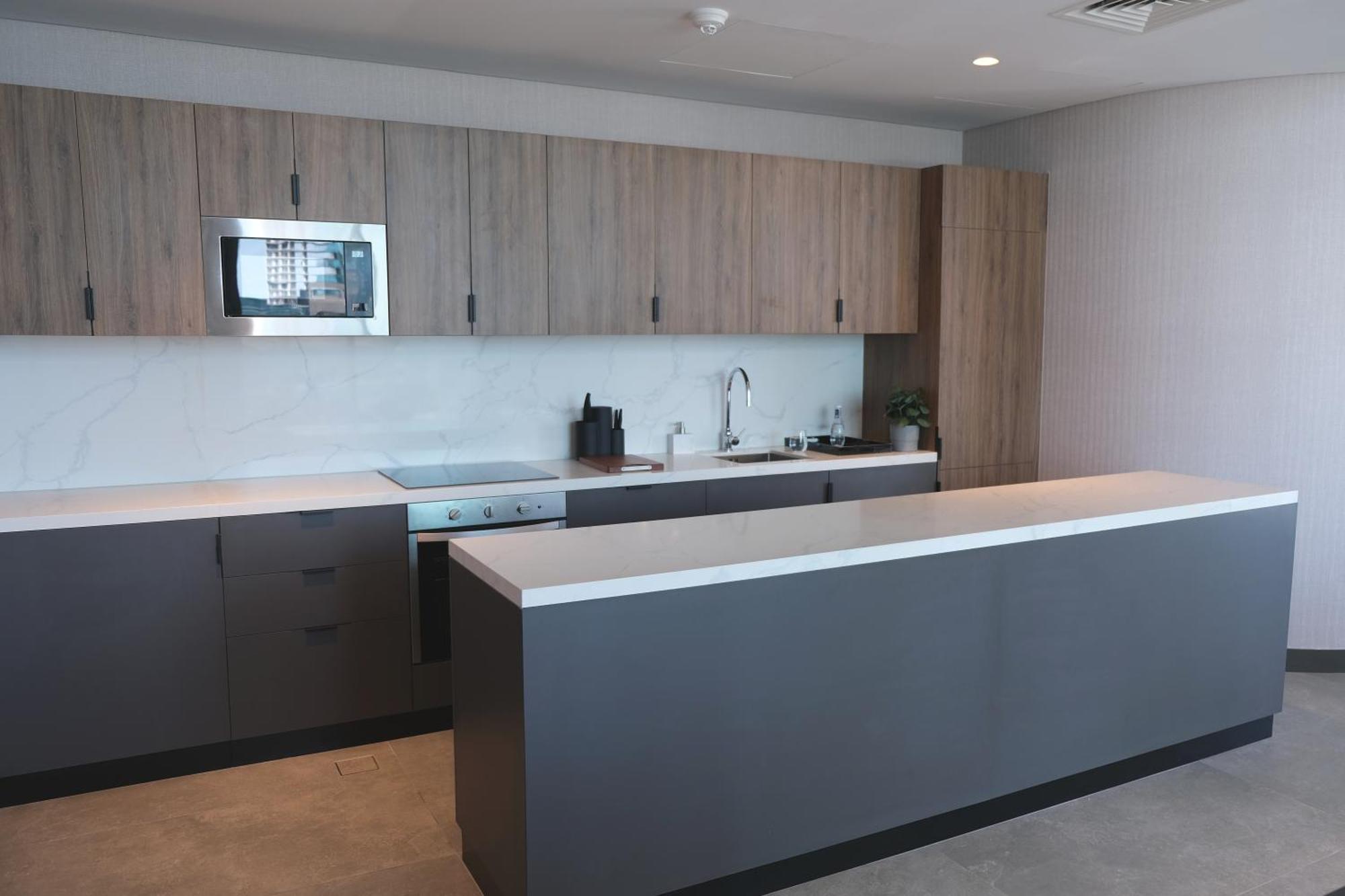 Charthouse Bahrain Ξενοδοχείο Μανάμα Εξωτερικό φωτογραφία A kitchen in a typical apartment