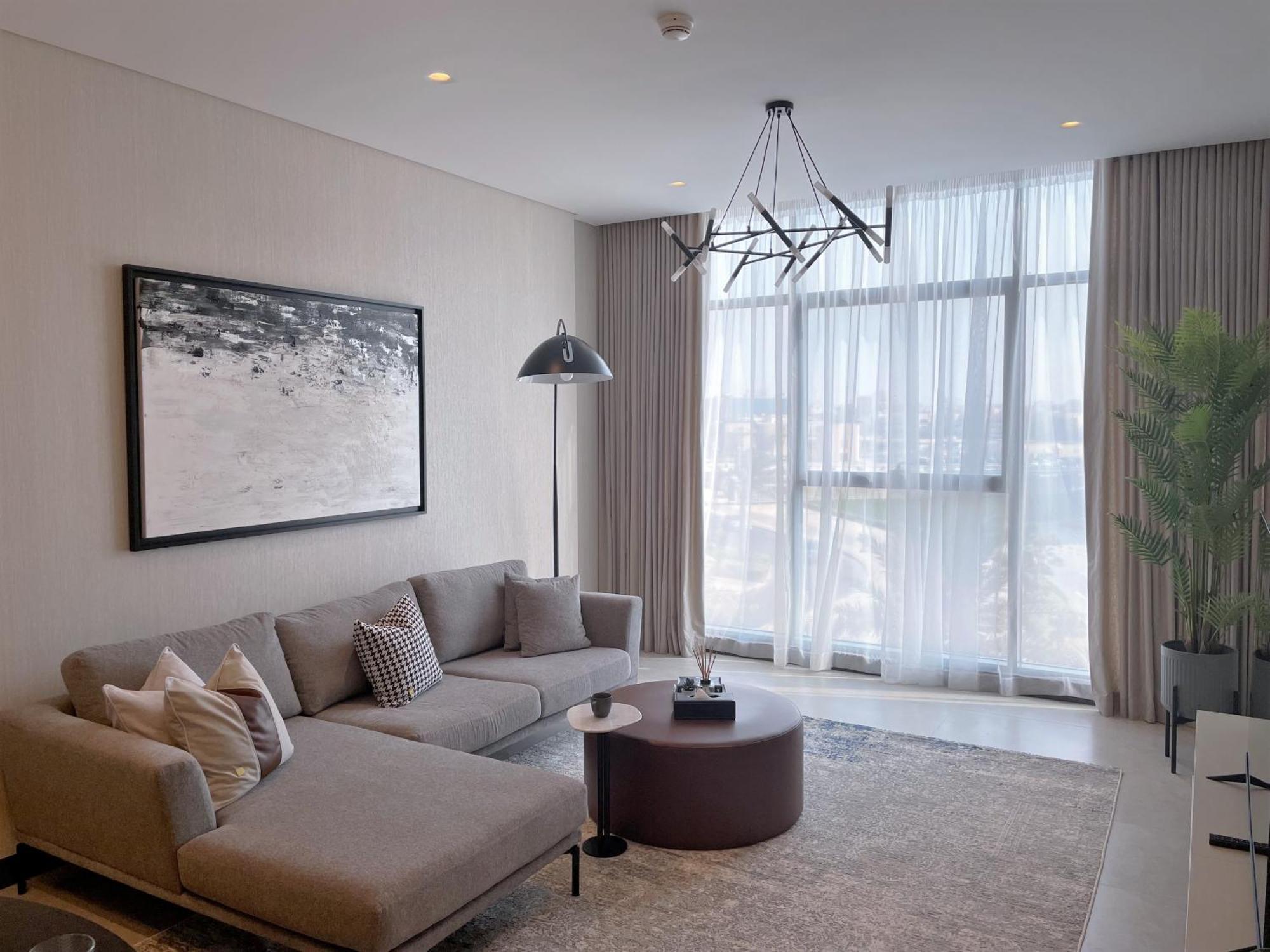 Charthouse Bahrain Ξενοδοχείο Μανάμα Εξωτερικό φωτογραφία A living room in a typical apartment