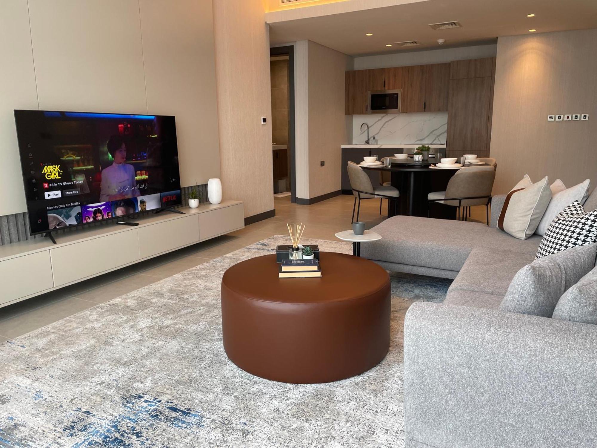 Charthouse Bahrain Ξενοδοχείο Μανάμα Εξωτερικό φωτογραφία A living room in a typical apartment
